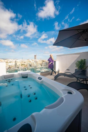 The Address Seafront Suites with Hot Tub